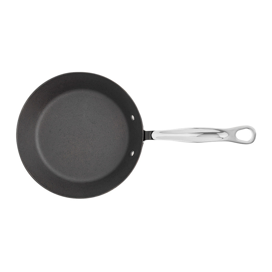 Oversikt av Samuel Groves stekepanne, diameter 20 cm, med rustfritt stål håndtak for bedre grep.