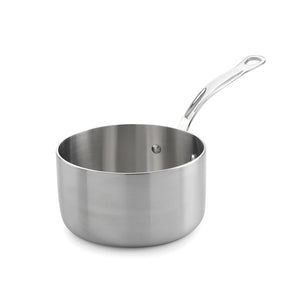 Kasserolle fra Samuel Groves uten lokk, laget av rustfritt stål, med en glatt overflate og solid håndtak. Egnet for alle varmekilder.