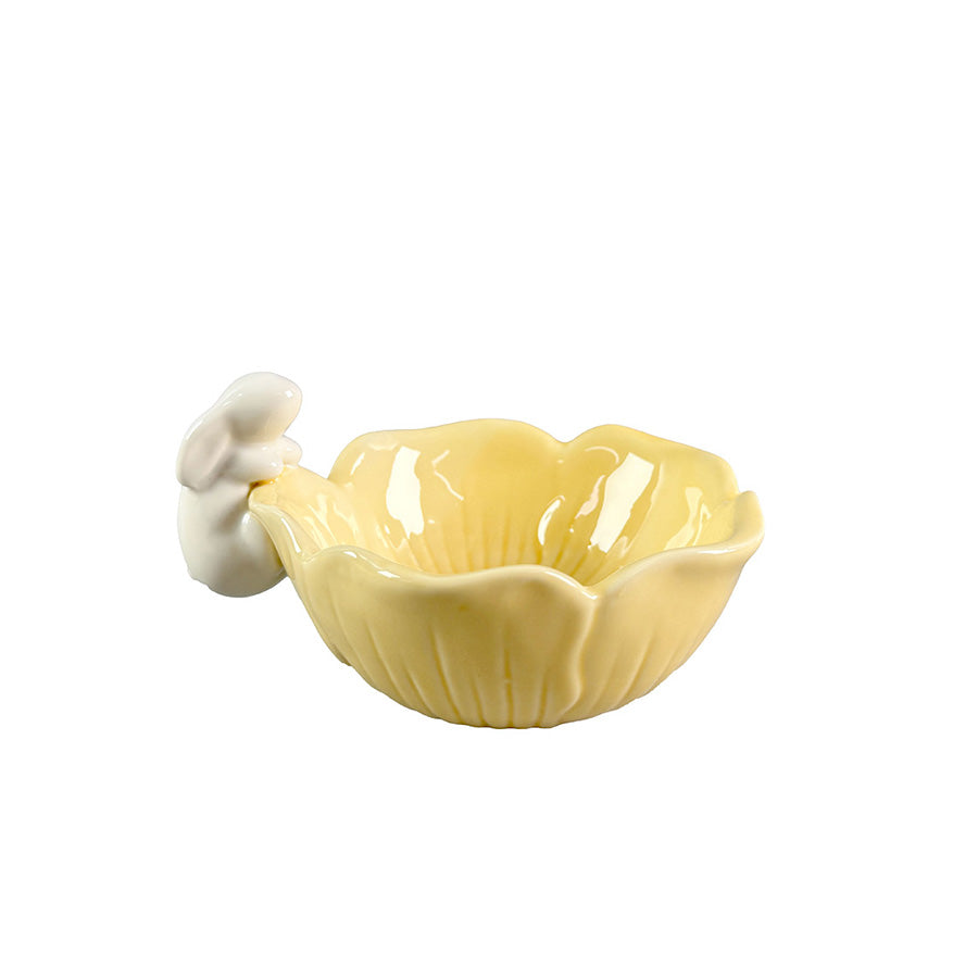 Elegant skål fra Seasons Easter Collection i gul porselen med liten hare-dekorasjon.
