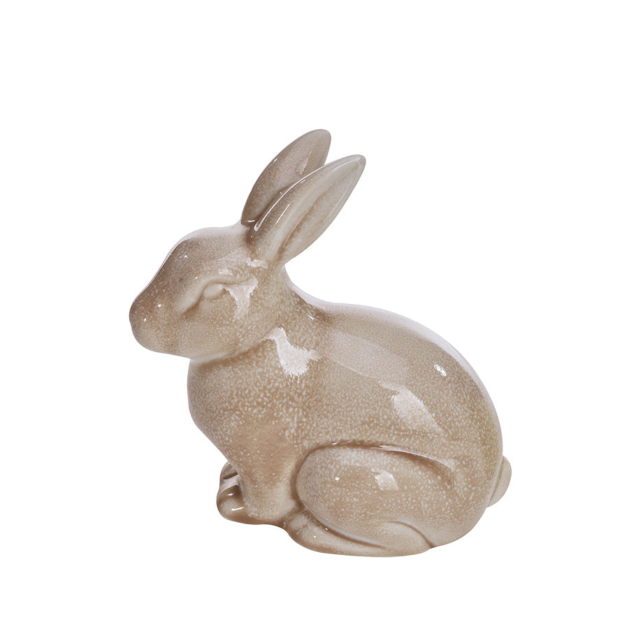 Elegant lys brun hare i porselen, 16 cm høy, perfekt for påskedekorasjon og gir en naturlig vårstemning.