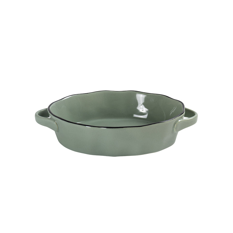 En liten oval ildfast form i grønn farge med elegant design, perfekt for individuelle porsjoner.