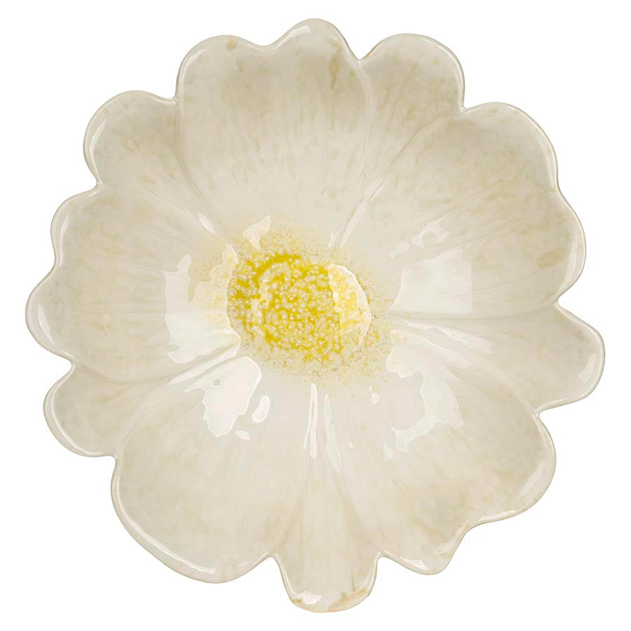 Oversikt over blomsterformet serveringsbolle med delikat gult midtpunkt, laget i steingods.