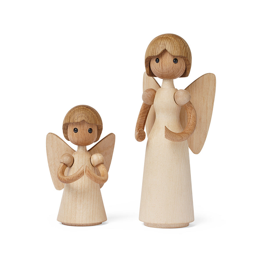 Spring Copenhagen Gloria Trefigur - to trefigurer, en liten og en stor, i koselig setting som utstråler juleglede.