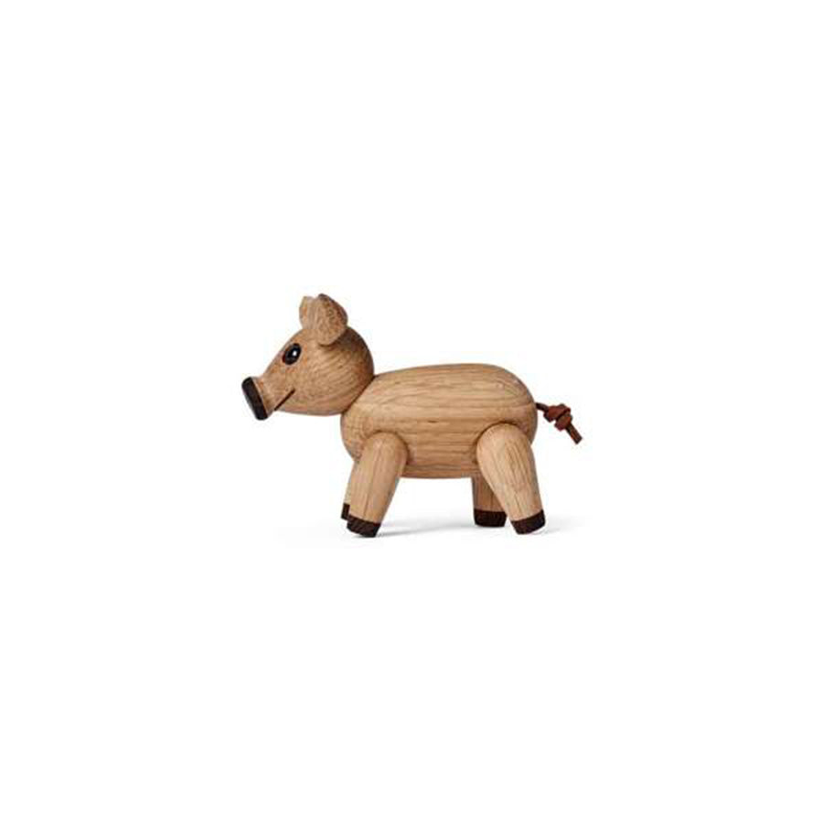 SPRING COPENHAGEN – Spring Copenhagen Wooden Figures Poppy, trefigur av Poppy-hund i naturtre med dekorativ detalj
