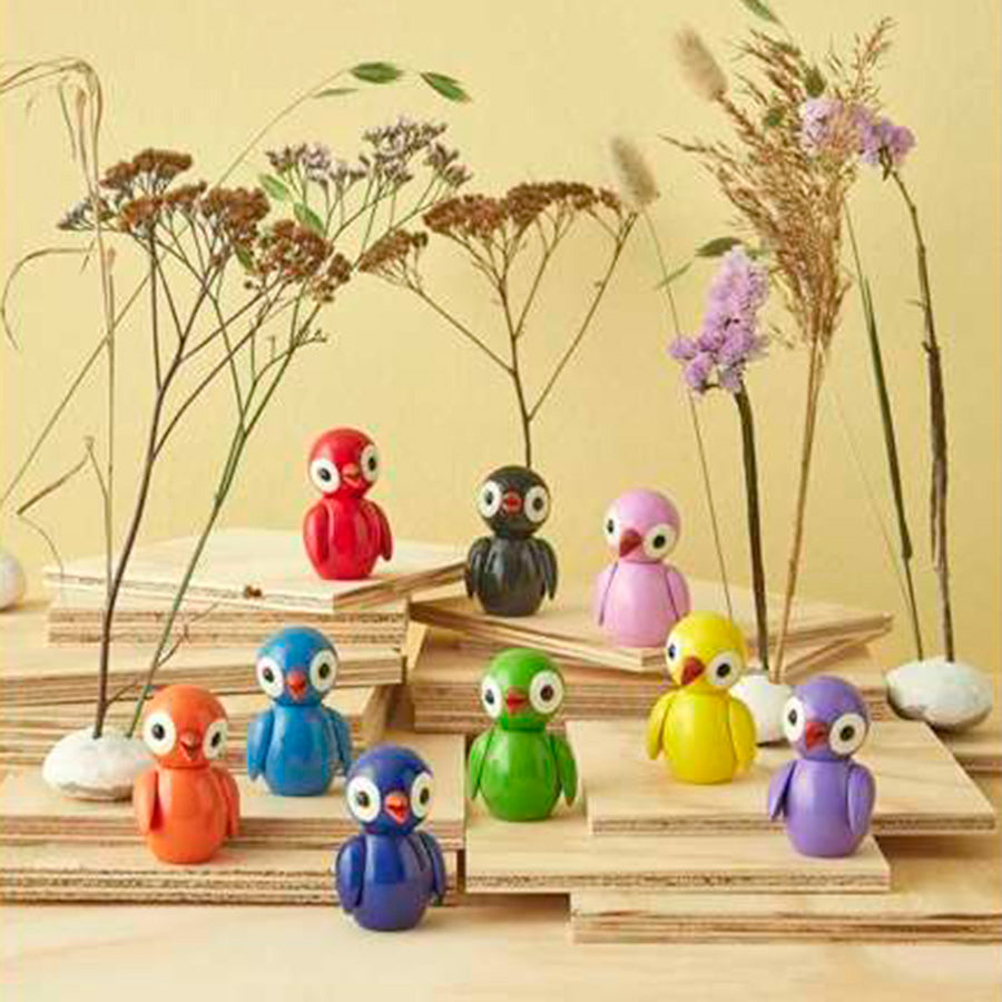 SPRING COPENHAGEN – Spring Copenhagen Wooden Figures Playful Purple, lilla og flere fargerike trekfigurer fra serien Wooden Figures i leken dekorasjon