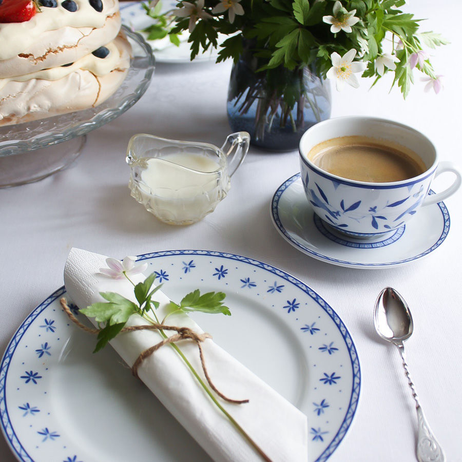 Porsgrunds Porselænsfabrik Bluebird Flower Tallerken Flat 22 cm