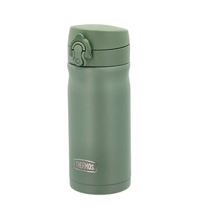 Thermos JMY termokopp i rustfritt stål, dusty green, ideell for reise og daglig bruk.