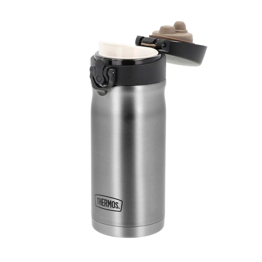 Termokopp fra Thermos med åpen lokk, viser det praktiske drikkelokket som bidrar til enkel tilgang til drikken.