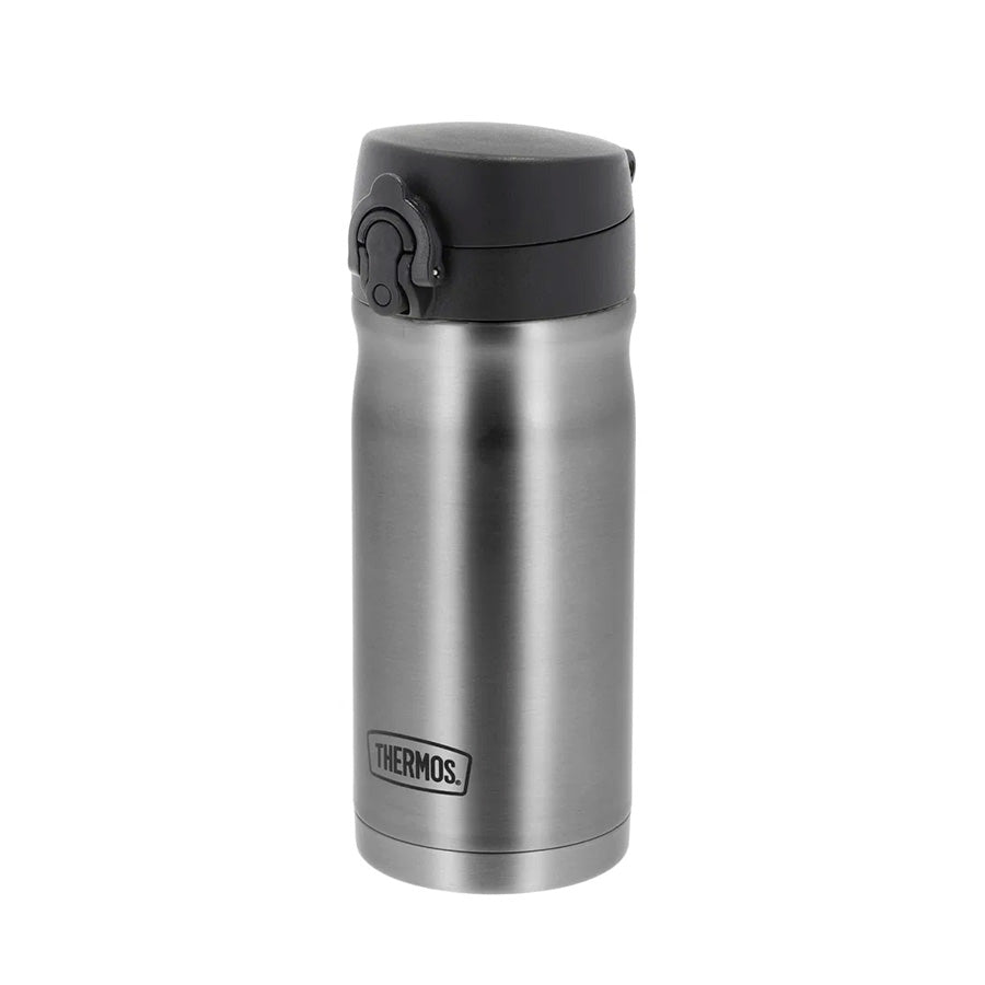 Elegant og robust Termokopp i rustfritt stål fra Thermos, designet for å være lett å ta med seg overalt.